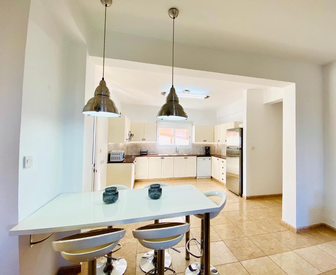 Acropolis Villa 8 Klorakas Екстер'єр фото