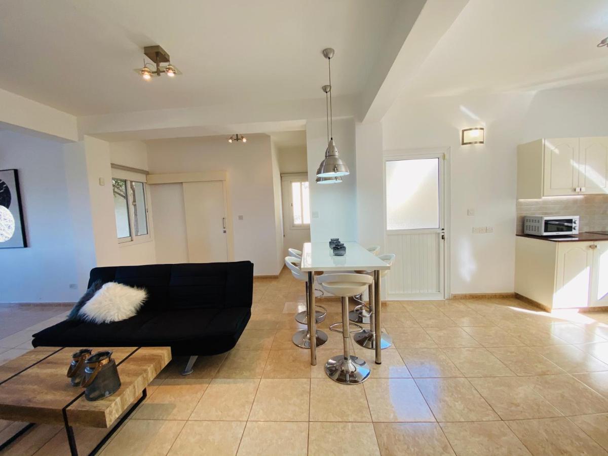 Acropolis Villa 8 Klorakas Екстер'єр фото